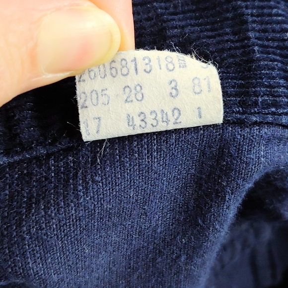 SOLD Vintage Levi’s straight leg corduroy pants - Picture 5 of 7
